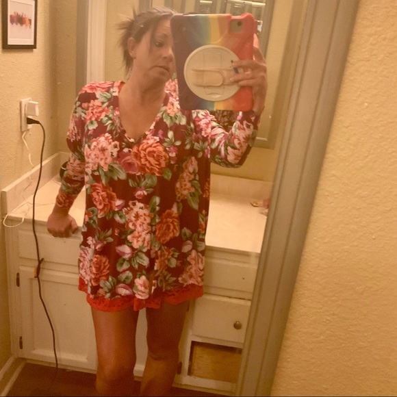 NEW LISTING‼️SHOW ME YOUR MUMU Tunic - Picture 6 of 13